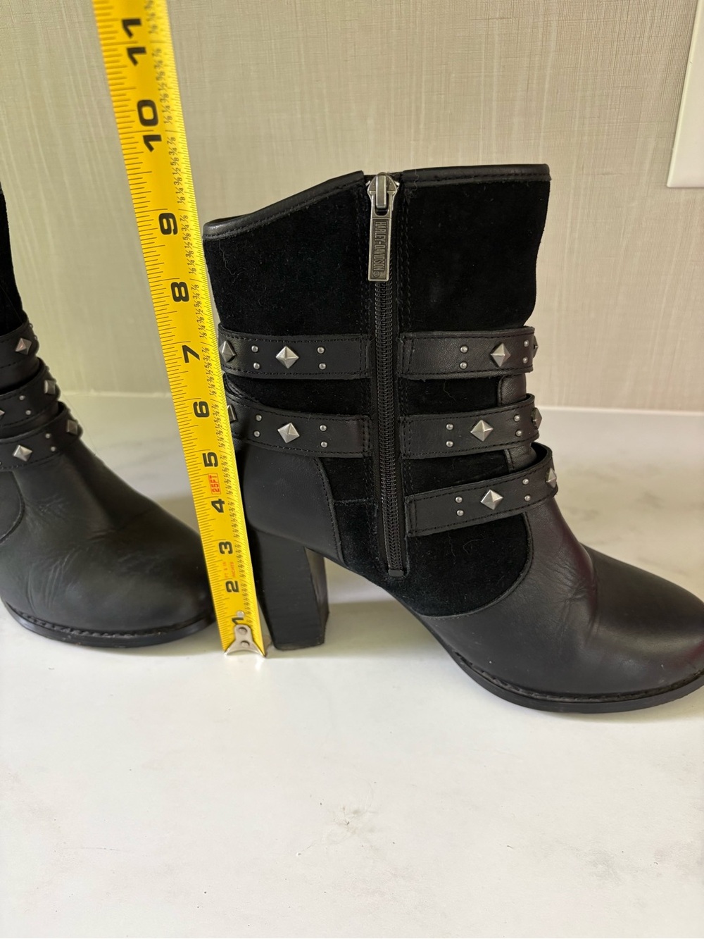 Harley-Davidson Women's Black Studded Leather Ankle Boots SZ-8M - Picture 6 of 10